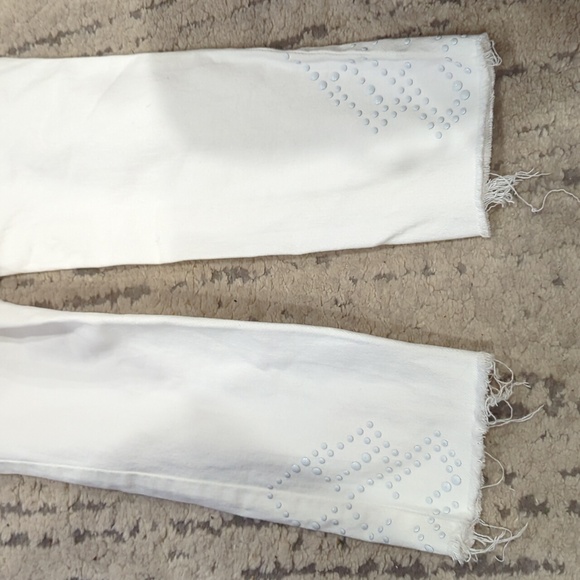 Levi 711 skinny ankle whit jeans with studded bottoms - Picture 5 of 7